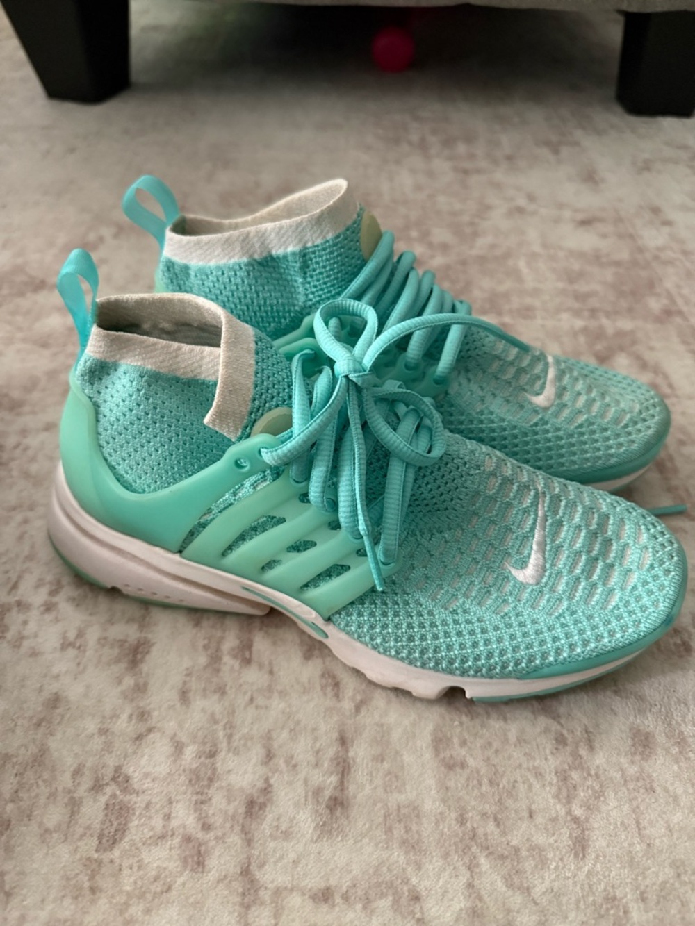 Nike Women's Teal Aqua Flyknit Lace-Up Sneakers